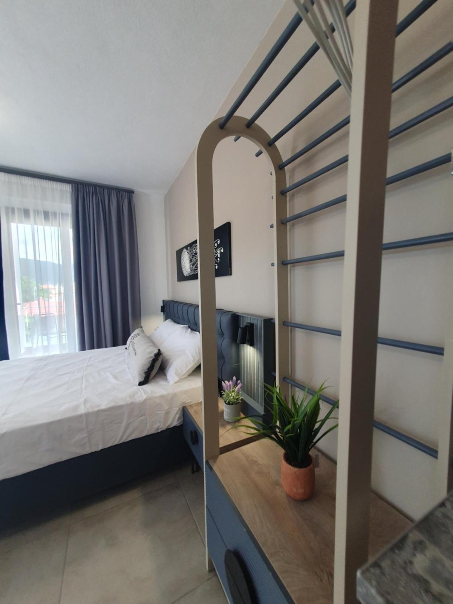 Olea Luxury Suites アスプロヴァルタ エクステリア 写真